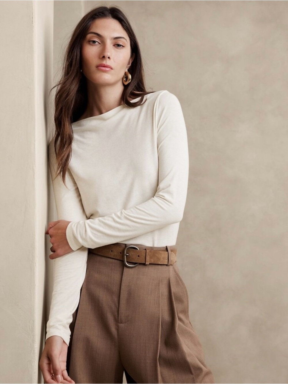 BANANA REPUBLIC SCULPTED BOAT-NECK TOP NWT